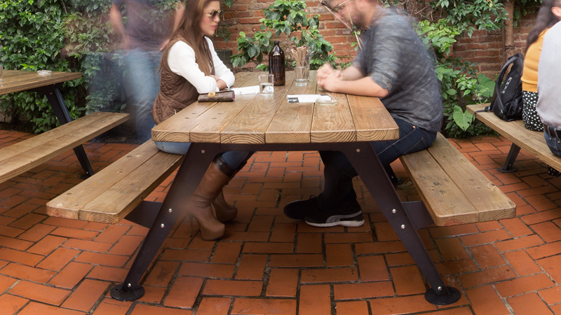 [BKT-MP-002/MA/210/GRO] Picnic table 002 (Gris Oscuro, 6 personas)